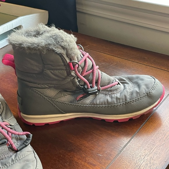 Sorel girls Whitney snow boots size 6 - Picture 7 of 8